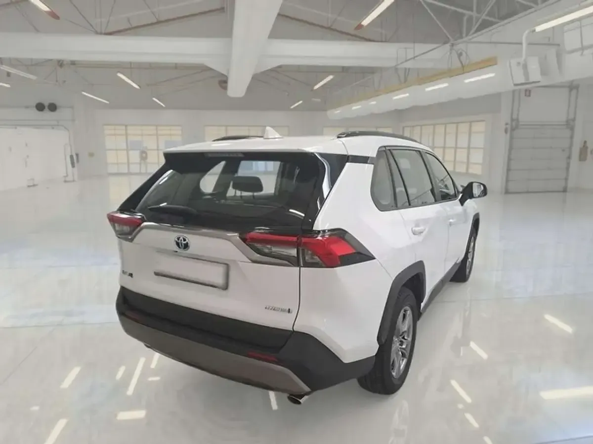 Usata Toyota RAV4 Hybrid Business Edition 178 CV (130 kW) 2022 Bianco SUV