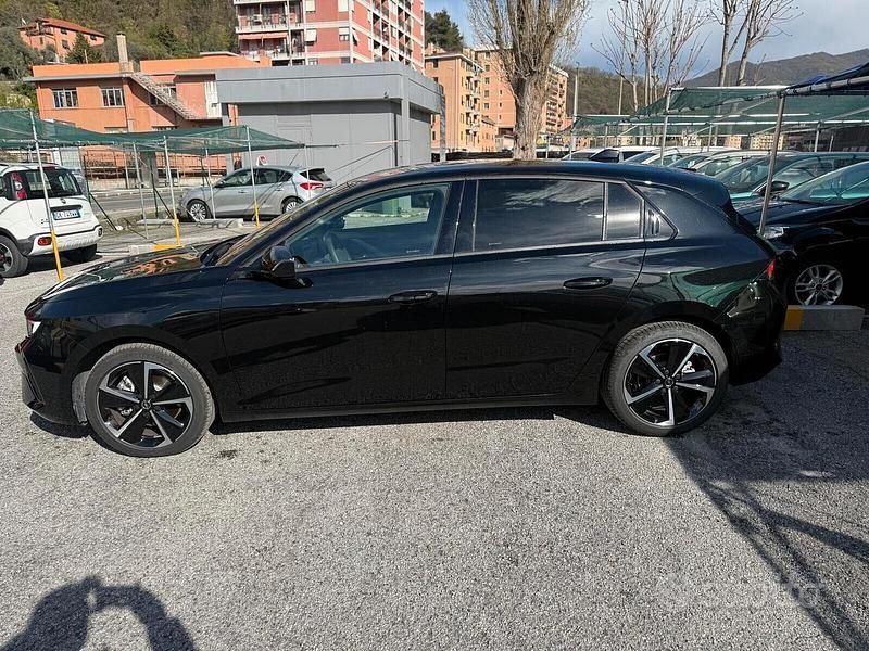 Usata Opel Astra 131 CV (96 kW) 2025 Nero Berlina