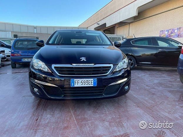 Blu Usata 2016 Peugeot 308 Allure Tre volumi | 11.000 € (Buon prezzo) - Immagine 1/4