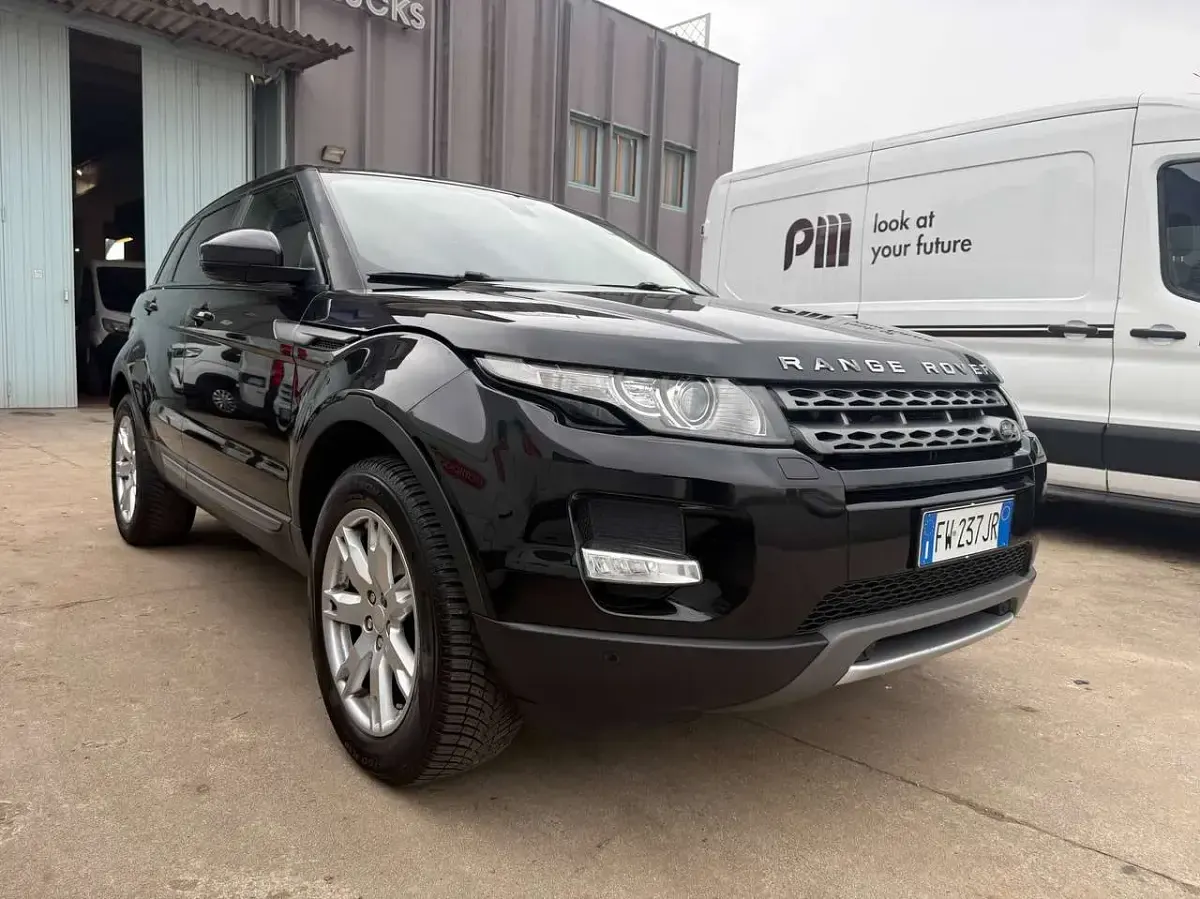 Usado Land Rover Range Rover evoque 150 HP (110 kW) 2015 Preto SUV