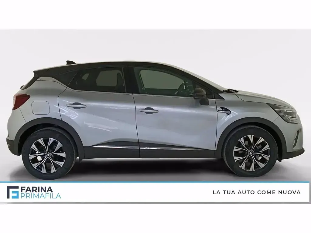 Usata Renault Captur Techno 143 CV (105 kW) 2023 Grigio chiaro tetto nero SUV