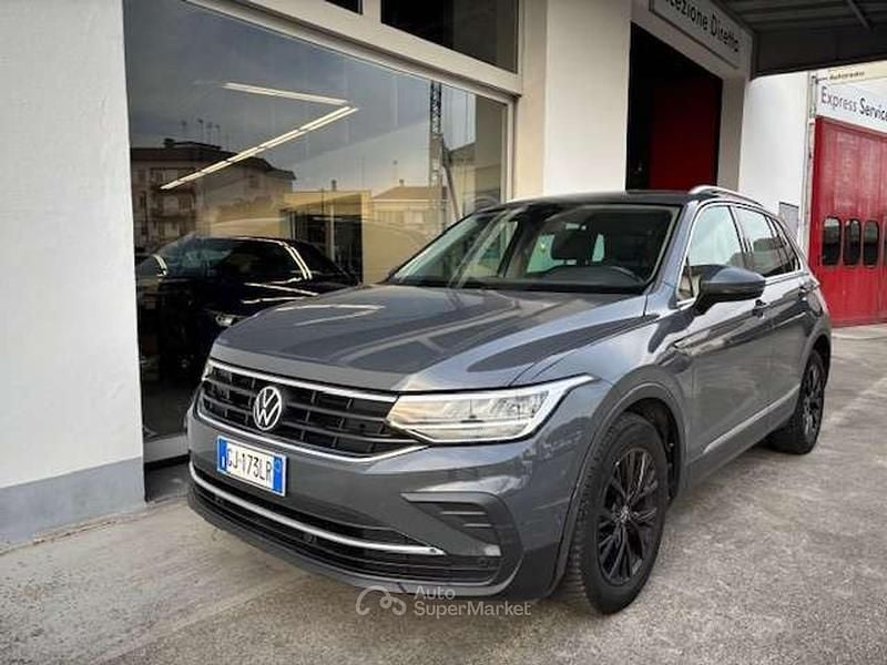 Usata VW Tiguan Elegance 150 CV (110 kW) 2022 Grigio SUV