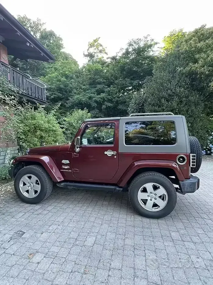 Usata Jeep Wrangler Sahara 177 CV (130 kW) 2007 Rosso SUV