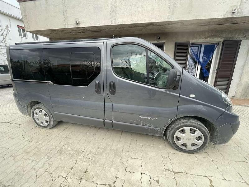 Usata Renault Trafic 102 CV (75 kW) 2010 Monovolume