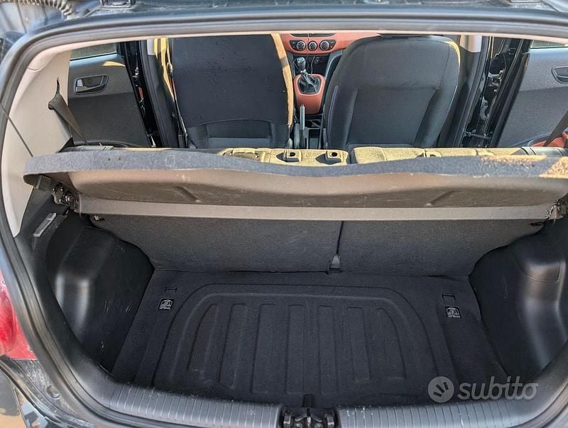 Begagnad Hyundai i10 69 HK (50 kW) 2014 Svart Halvkombi