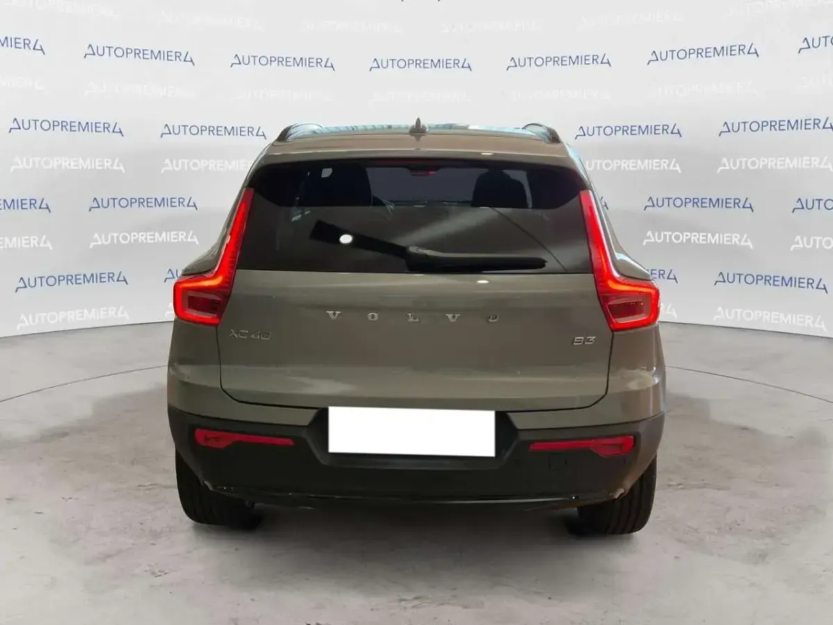 Nuova Volvo XC40 Plus 163 CV (119 kW) 2026 Grigio SUV