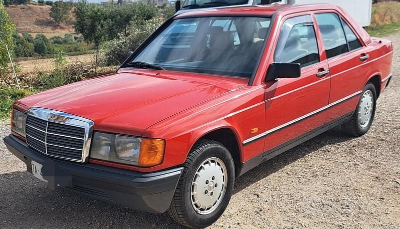 Usata Mercedes 190 122 CV (89 kW) 1991 Rosso Berlina