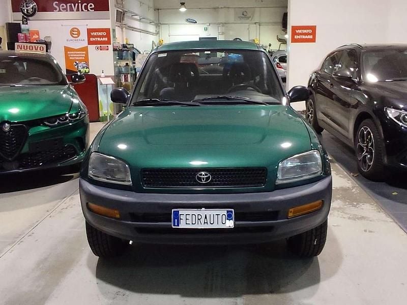 Usata Toyota RAV4 128 CV (94 kW) 1997 Verde SUV