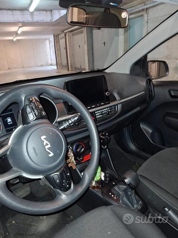 Usata Kia Picanto 67 CV (49 kW) 2022 Grigio Utilitaria