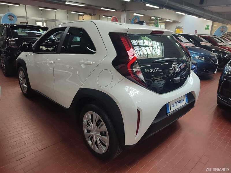 Usata Toyota Aygo X Active 72 CV (52 kW) 2024 Bianco SUV