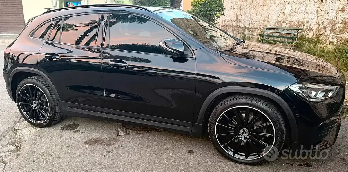 Usata Mercedes GLA200 150 CV (110 kW) 2020 Nero SUV