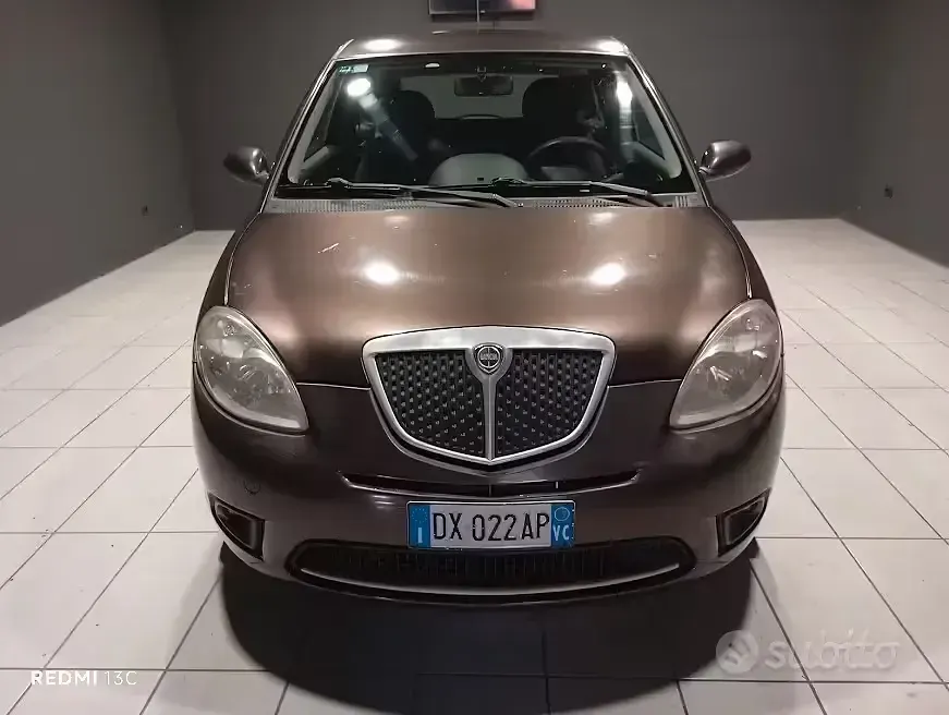 Usata Lancia Ypsilon 60 CV (44 kW) 2009 Marrone Utilitaria