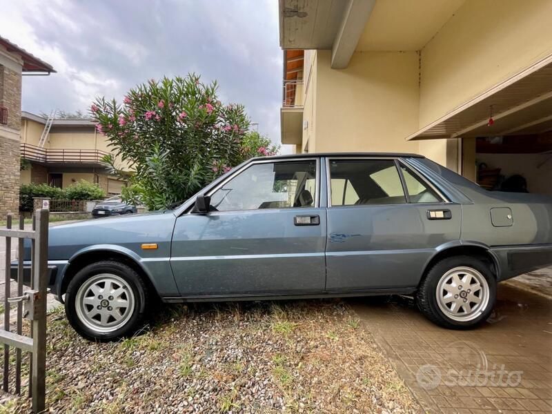 Usata Lancia Prisma 105 CV (77 kW) 1986 Blu/azzurro Berlina