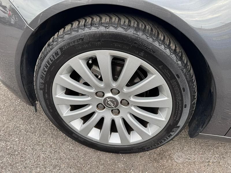 Usata Opel Insignia Cosmo 160 CV (117 kW) 2012 Grigio Berlina