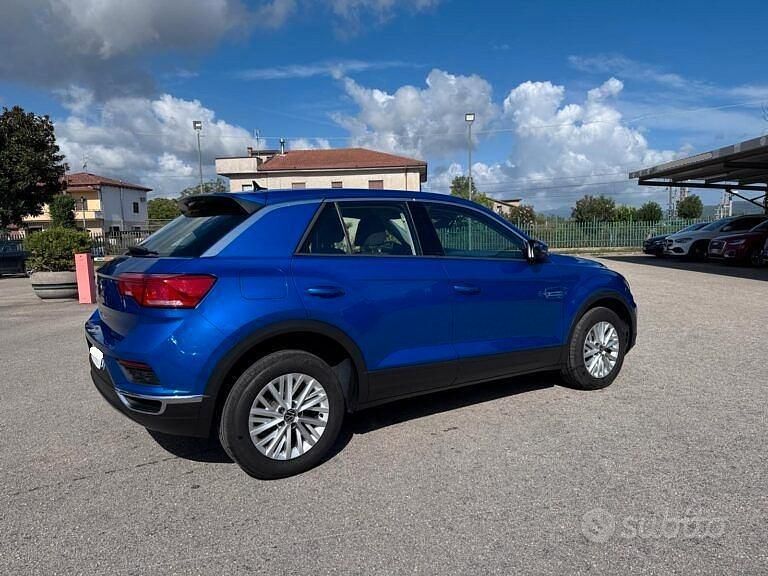 Usata VW T-Roc Business 150 CV (110 kW) 2021 Blu SUV