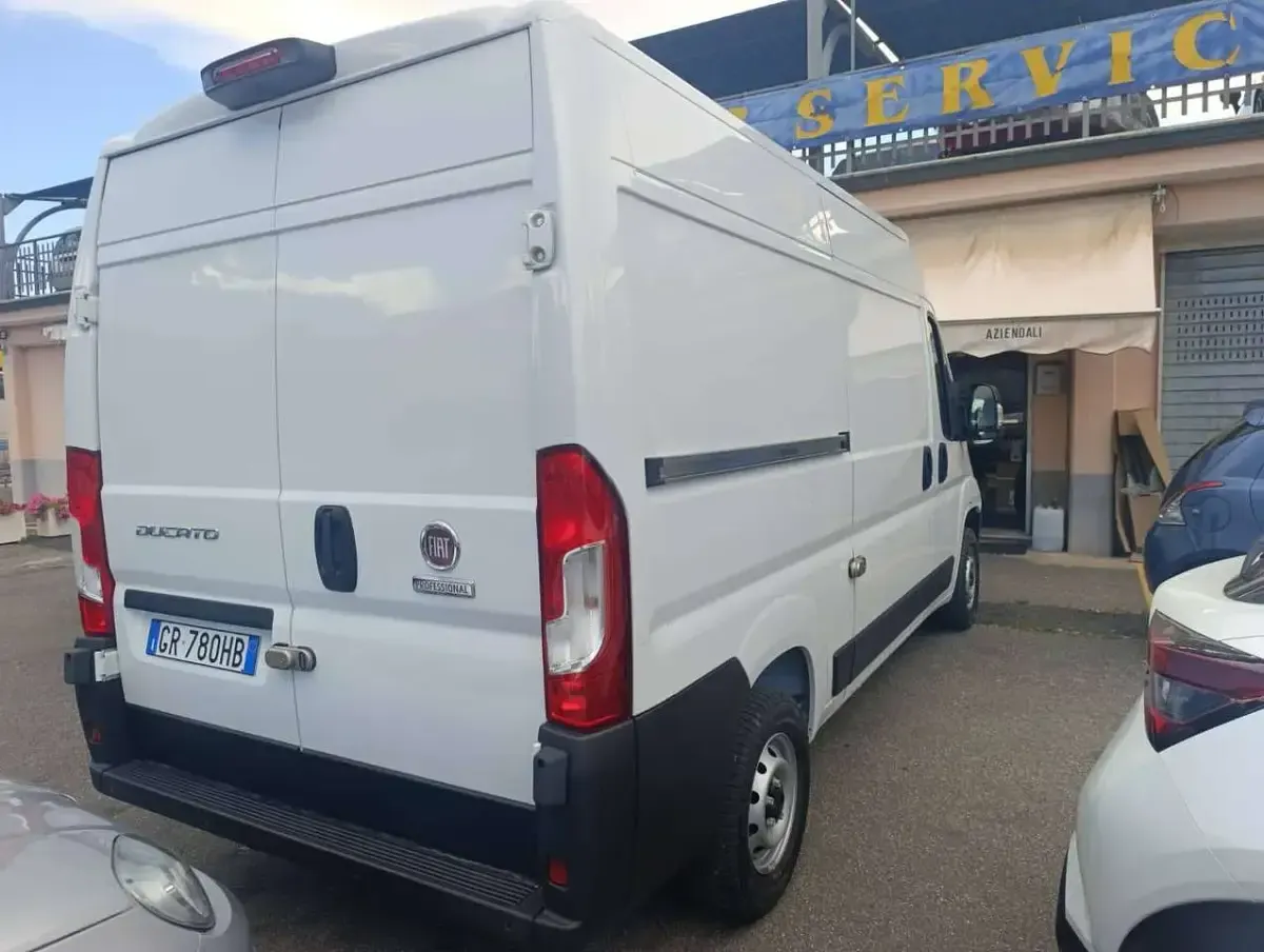 Usata Fiat Ducato 33 140 CV (102 kW) 2023 Bianco Furgone