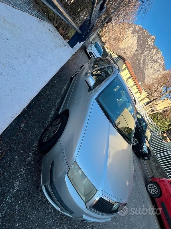 Usata Skoda Fabia 64 CV (47 kW) 2006 Grigio Station wagon