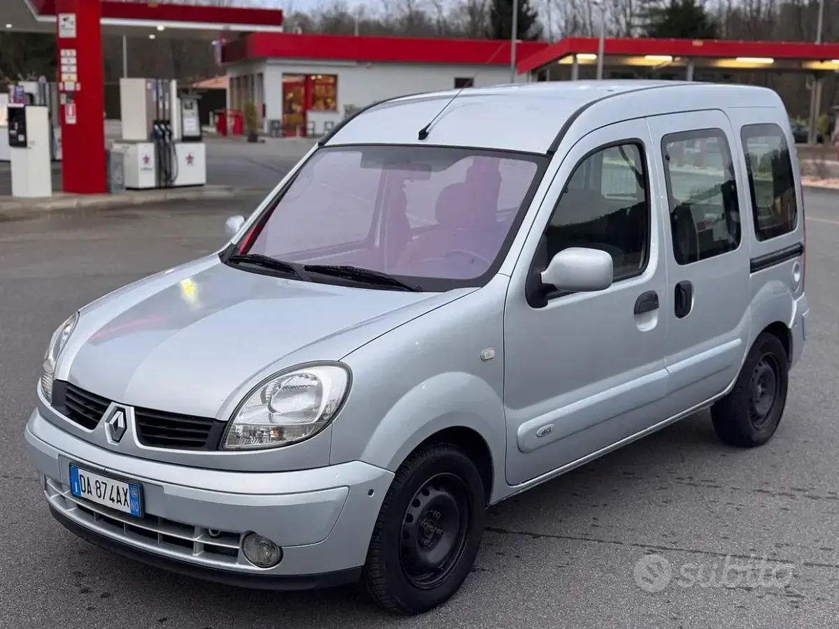 Usata Renault Kangoo Luxe 68 CV (50 kW) 2006 Monovolume