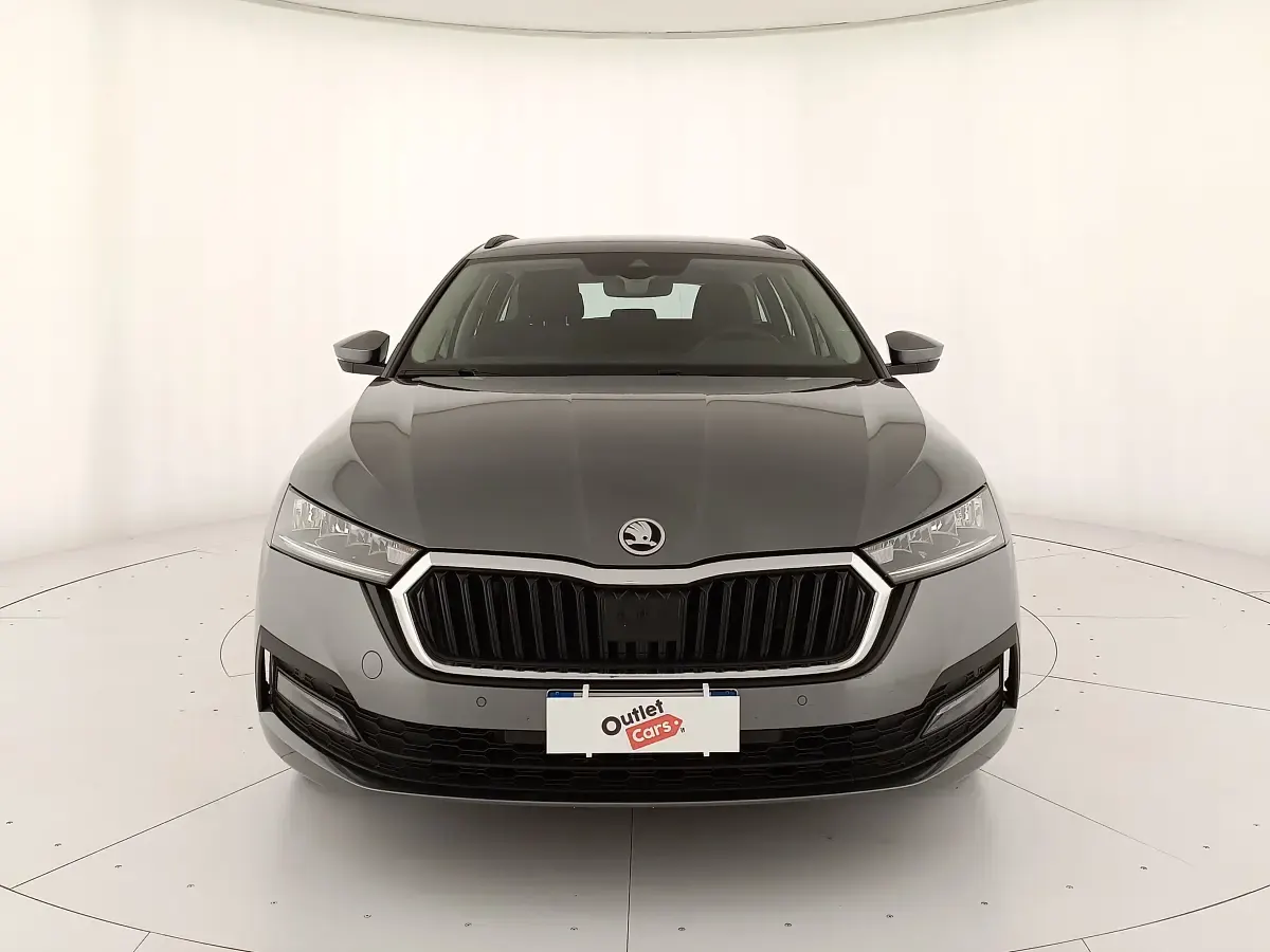 Usata Skoda Octavia Executive 110 CV (80 kW) 2023 Grigio Station wagon