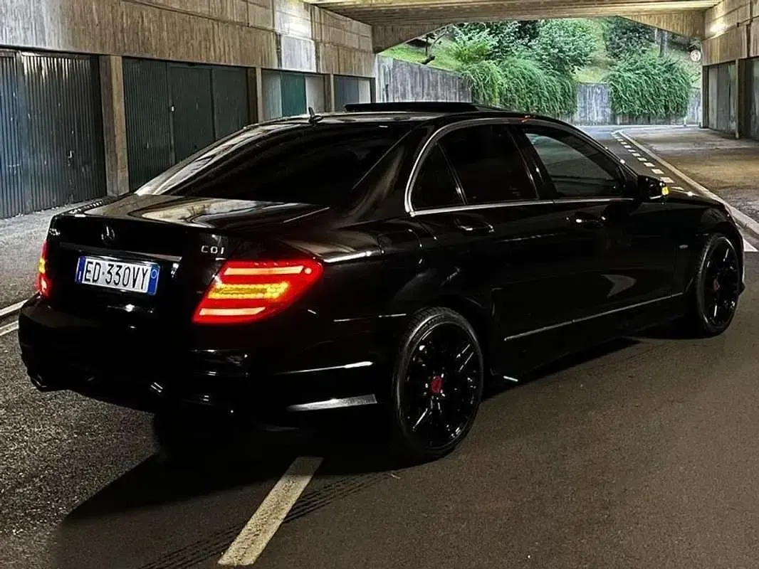 Usata Mercedes C220 170 CV (125 kW) 2011 Nero Berlina