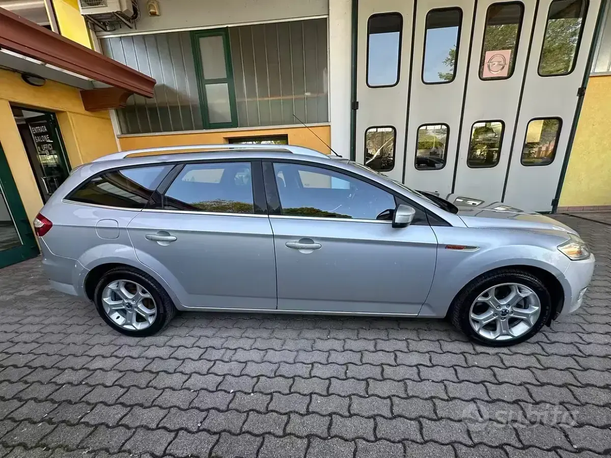Usata Ford Mondeo Titanium 140 CV (102 kW) 2010 Nero Station wagon