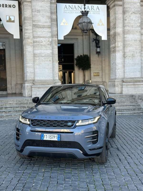 Grigio Usata 2019 Land Rover Range Rover evoque First Edition SUV | 35.000 € (Molto cara) - Immagine 1/4