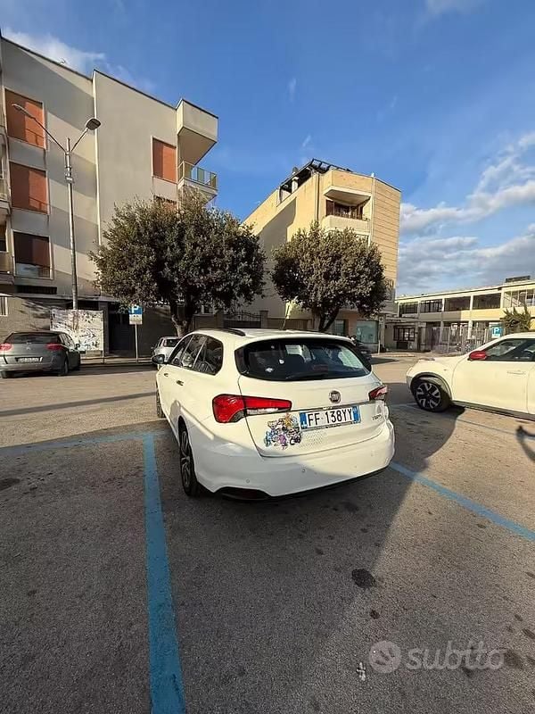 Usata Fiat Tipo 120 CV (88 kW) 2016 Bianco Station wagon