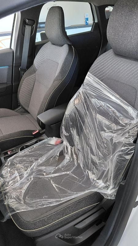 Nuova Renault Captur Techno 101 CV (74 kW) 2026 Gray SUV