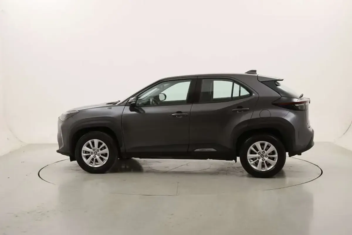 Usata Toyota Yaris Cross Business Edition 116 CV (85 kW) 2022 Grigio SUV