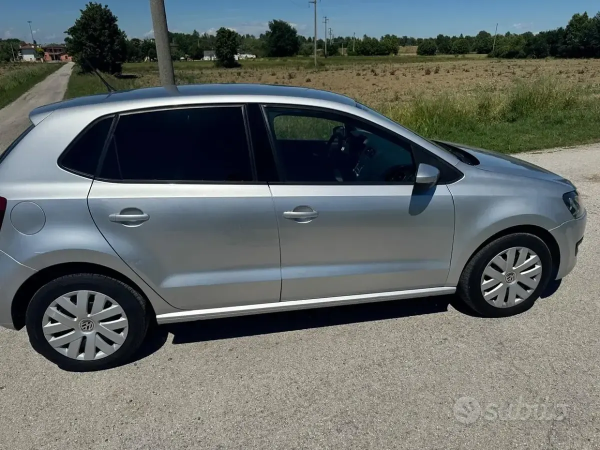 Usata VW Polo Comfortline 75 CV (55 kW) 2012 Grigio Utilitaria