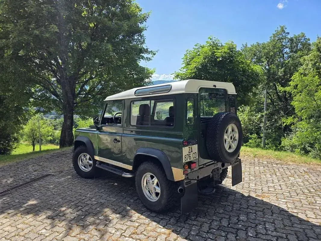 Usata Land Rover Defender 122 CV (89 kW) 2000 SUV