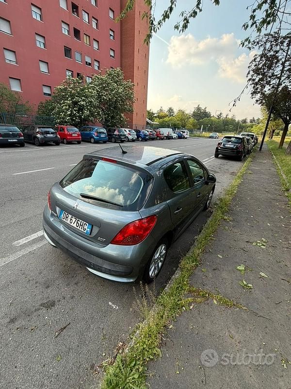 Usata Peugeot 207 75 CV (55 kW) 2008 Grigio Berlina