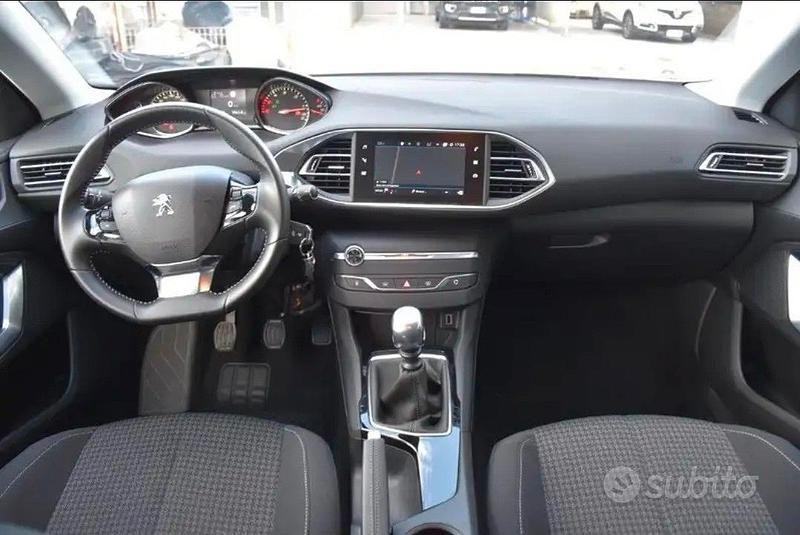 Usata Peugeot 308 SW Business-Line 102 CV (75 kW) 2018 Grigio Station wagon