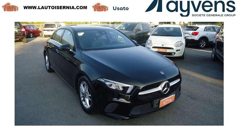 Nero Usata 2018 Mercedes A180 Business Tre volumi | 19.500 € (Buon prezzo) - Immagine 1/4