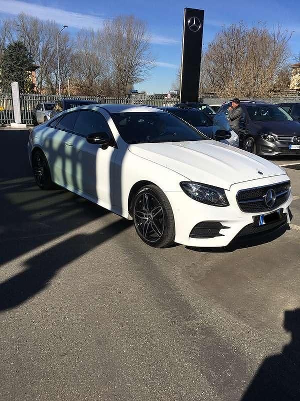Usata Mercedes E220 AMG line 194 CV (142 kW) 2018 Coupé