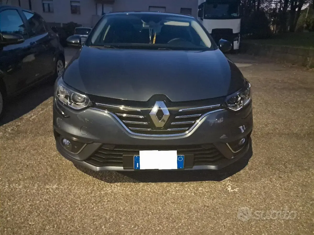 Usata Renault Mégane IV 110 CV (80 kW) 2017 Grigio Berlina