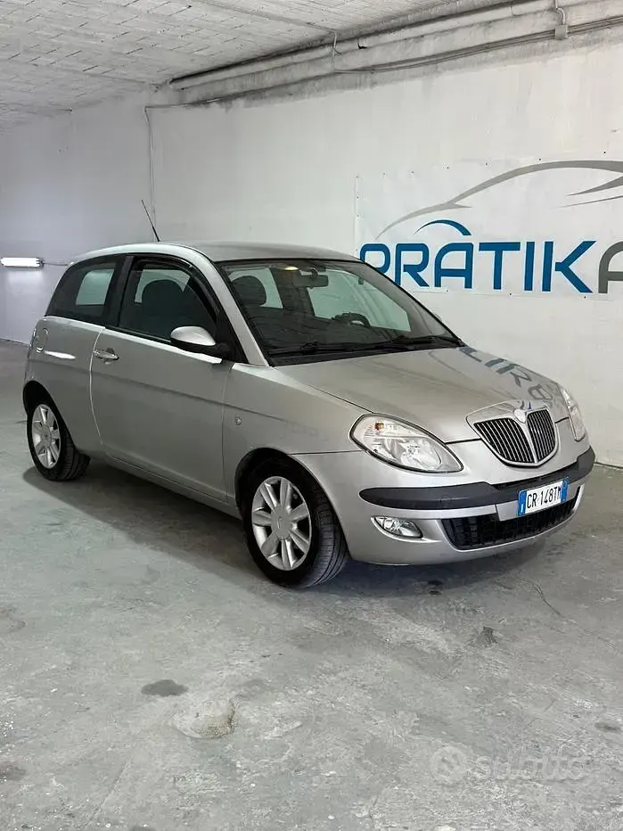 Usata Lancia Ypsilon 69 CV (50 kW) 2005 Grigio Utilitaria