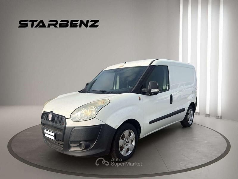 Usata Fiat Doblò 90 CV (66 kW) 2011 Bianco Monovolume
