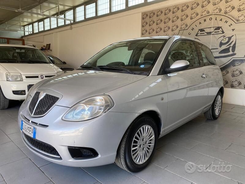 Grigio Usata 2007 Lancia Ypsilon Due volumi | 1790 € (Ottimo prezzo) - Immagine 1/4