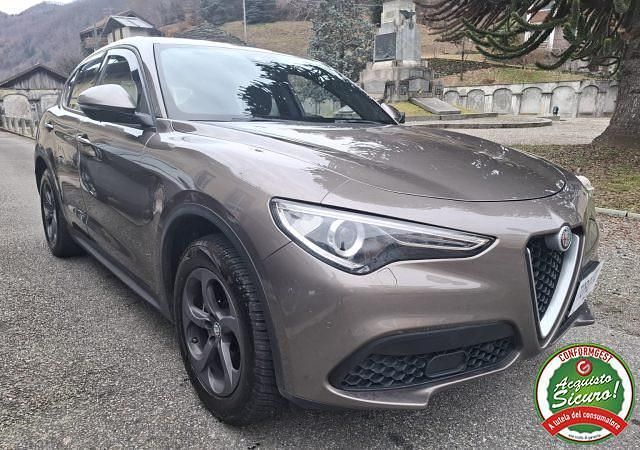 Usata Alfa Romeo Stelvio Executive 210 CV (154 kW) 2019 Marrone SUV