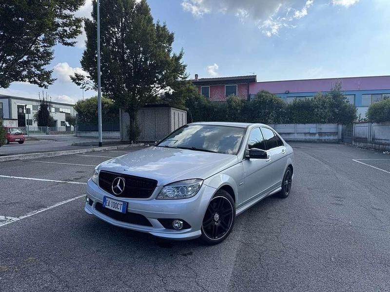 Usata 2010 Mercedes C220 Avantgarde Berlina | 7900 € (Buon prezzo) - Immagine 1/4