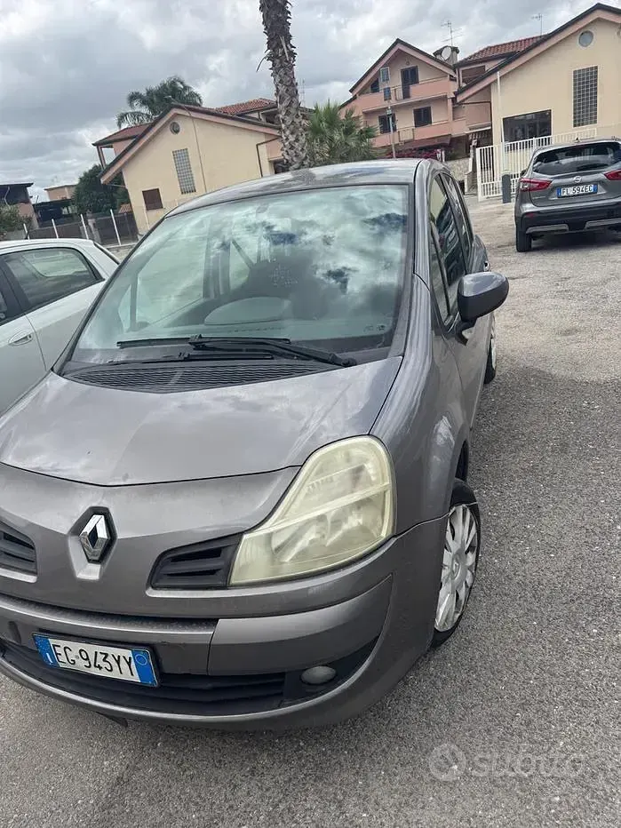 Usata Renault Modus 75 CV (55 kW) 2011 Grigio Monovolume