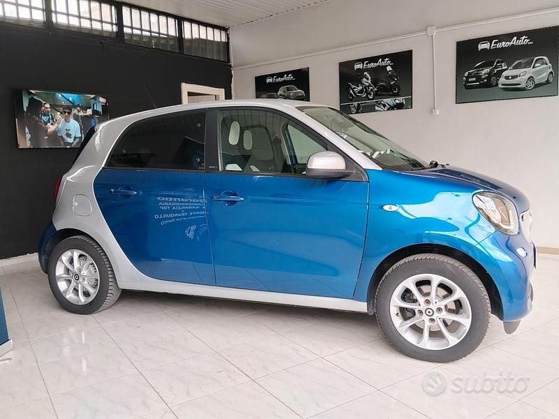 Usata Smart ForFour 71 CV (52 kW) 2015 Blu Utilitaria