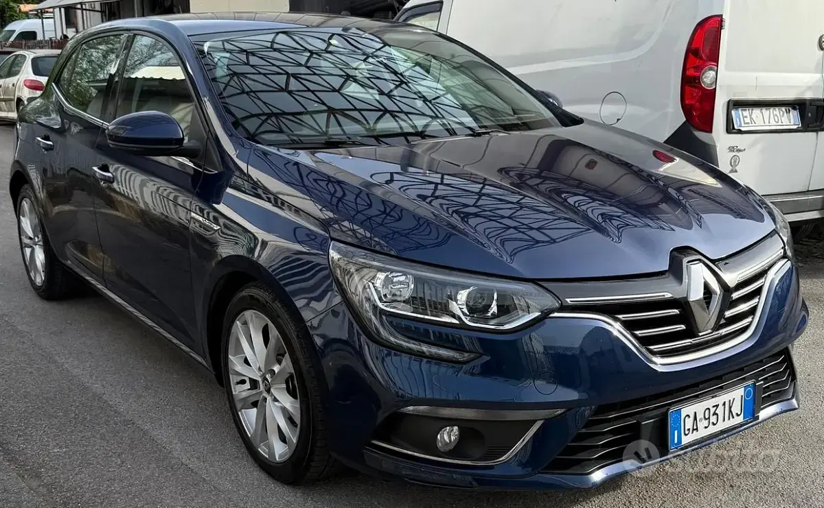 Usata Renault Mégane IV 116 CV (85 kW) 2020 Blu Berlina