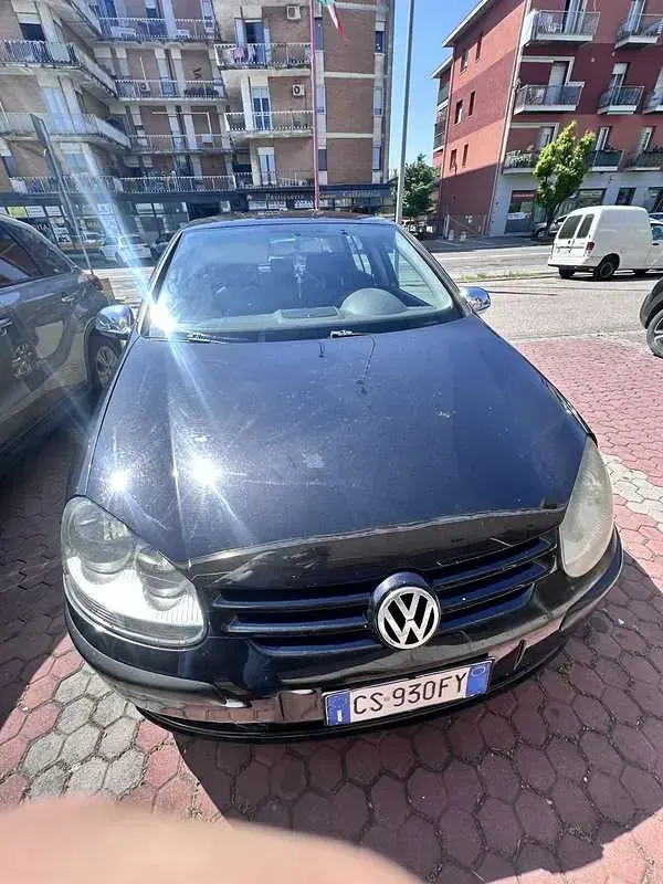 Begagnad VW Golf IV Trendline 105 HK (77 kW) 2004 Svart Sedan