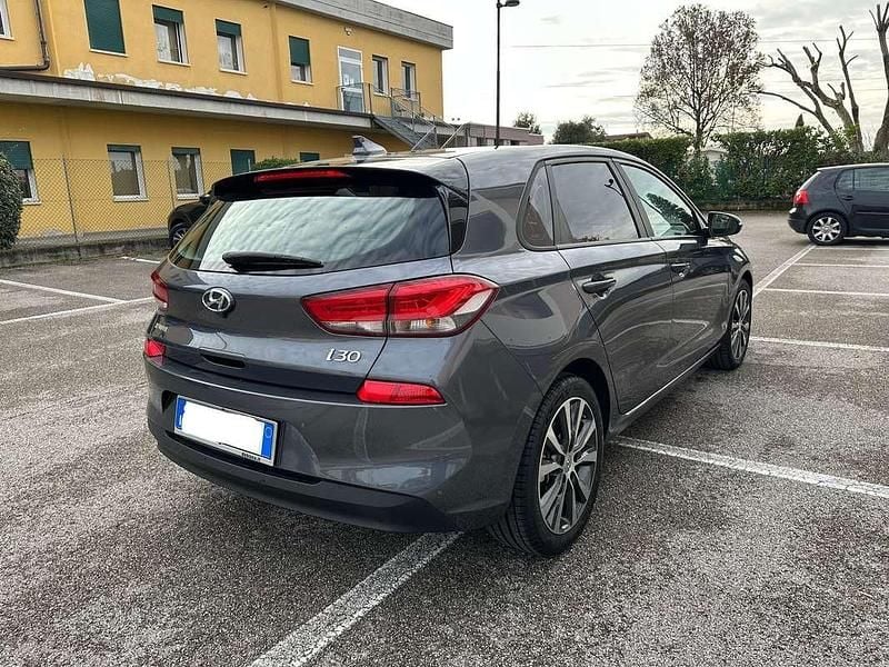 Usata Hyundai i30 110 CV (80 kW) 2017 Grigio Berlina