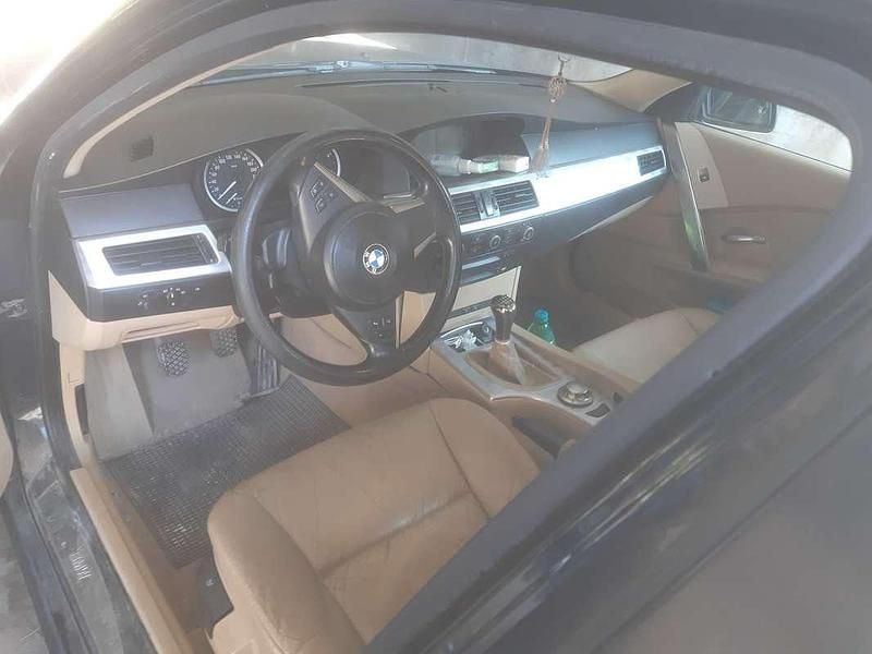 Usata BMW 530 218 CV (160 kW) 2005 Blu/azzurro Station wagon