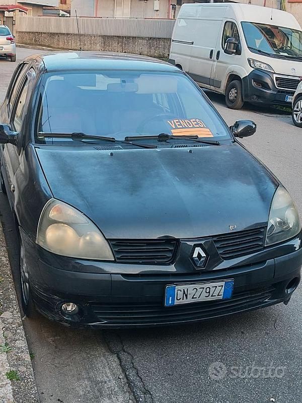 Usata Renault Clio II 82 CV (60 kW) 2004 Nero Utilitaria