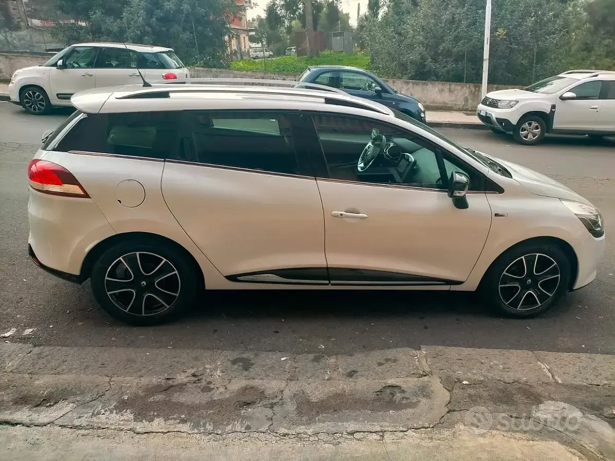 Usata Renault Clio 90 CV (66 kW) 2015 Bianco Station wagon