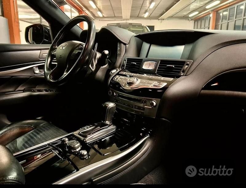 Usata Infiniti Q70 Premium 170 CV (125 kW) 2016 Nero Berlina